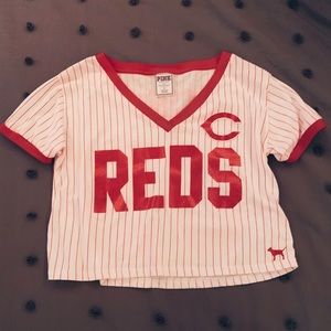 PINK reds cropped tee